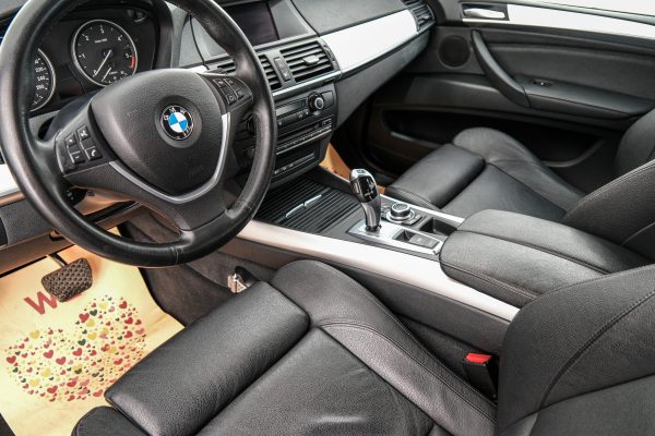 BMW X5 - Image 10