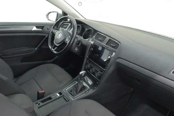 Volkswagen Golf - Image 18