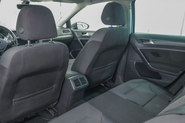 Volkswagen Golf - Image 16