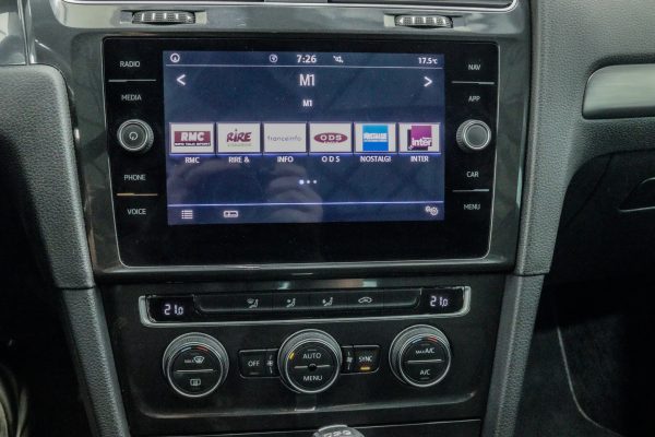Volkswagen Golf - Image 9