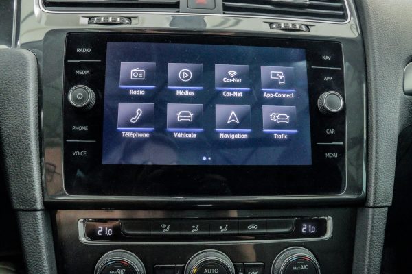 Volkswagen Golf - Image 8