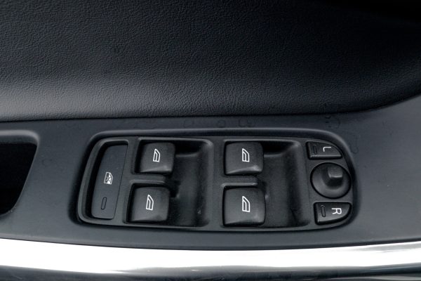 Volvo XC60 - Image 18
