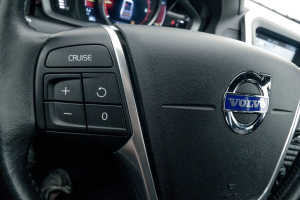 Volvo XC60 - Image 11