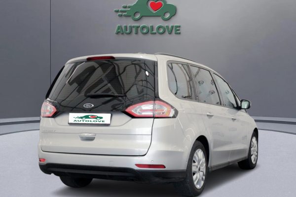 Ford Galaxy - Image 4