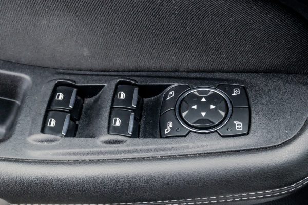 Ford Galaxy - Image 12