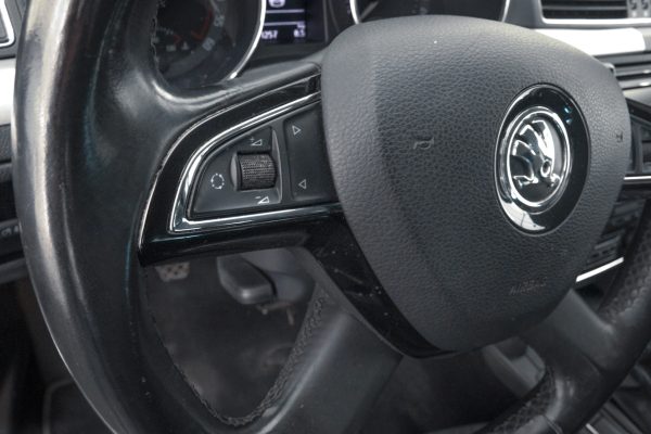 Skoda Superb - Image 8